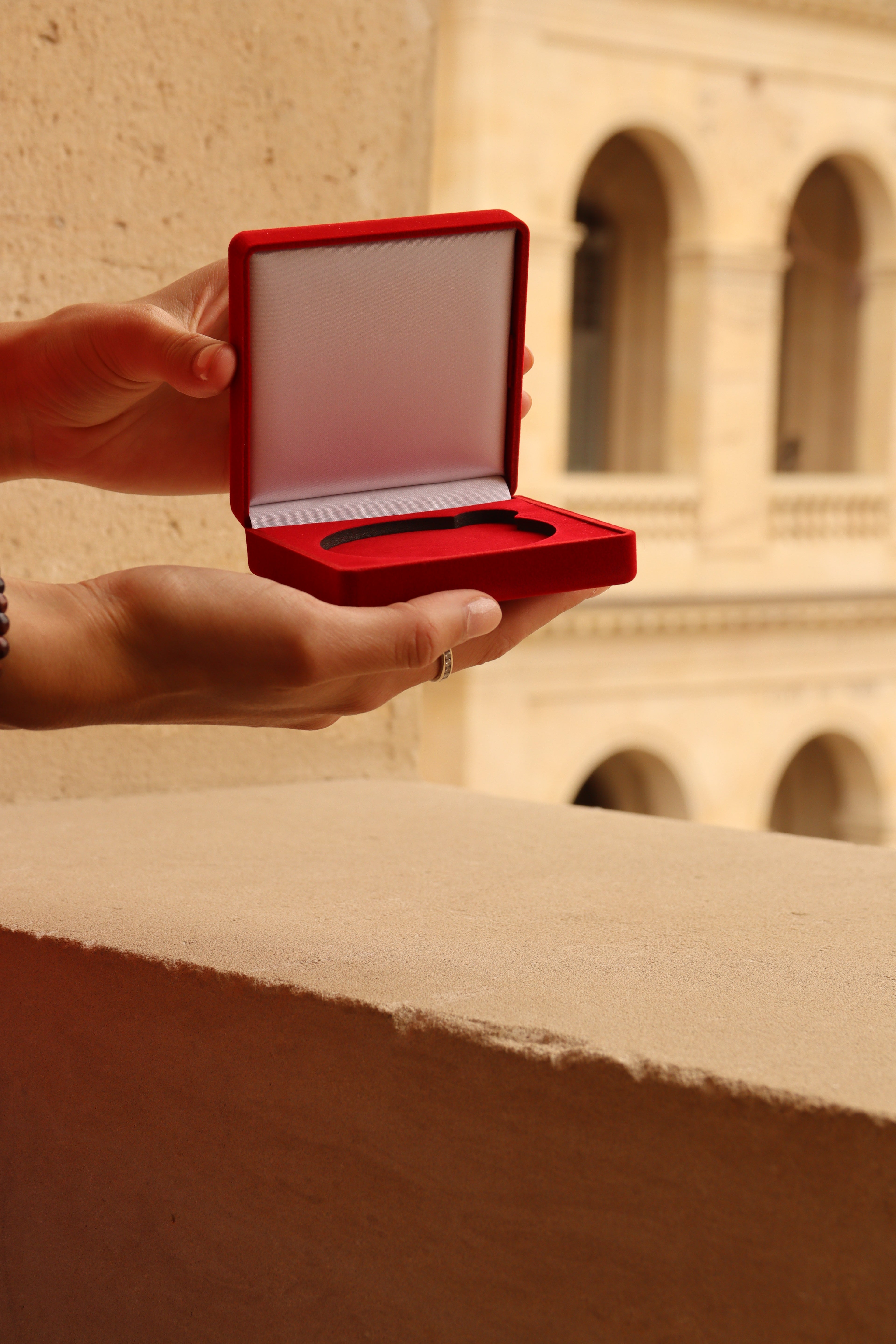 Écrin en velours rouge
